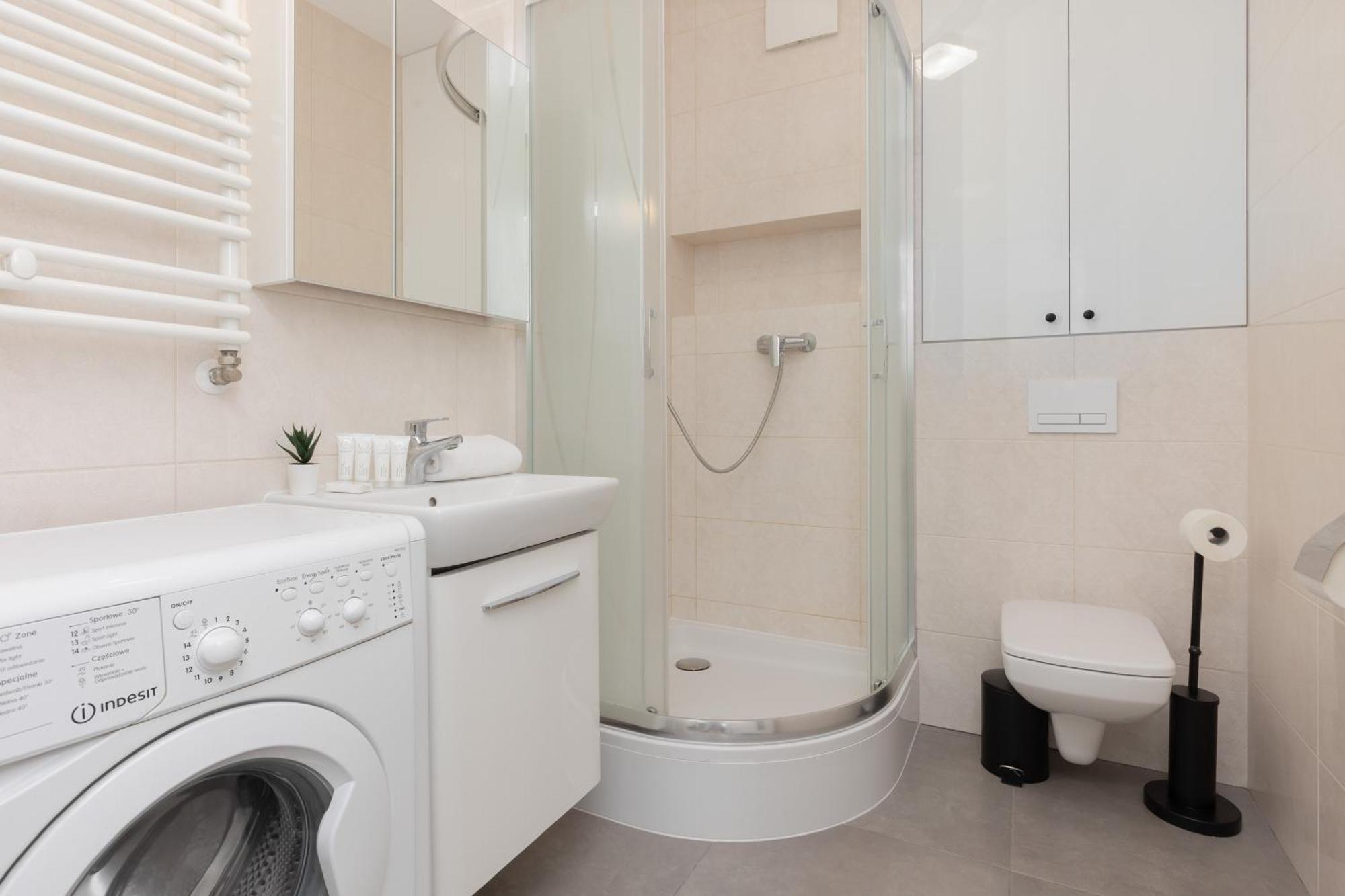 Metro Bielany Apartments By Noclegi Renters Varşova Dış mekan fotoğraf